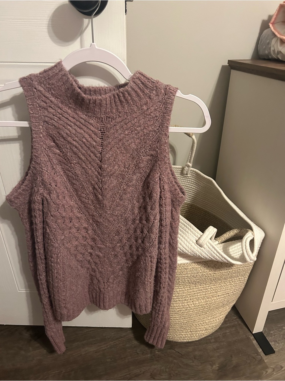 Express Mauve Pink Cable Knit Sleeveless Sweater